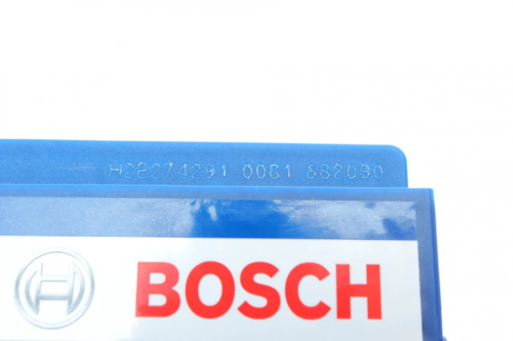 BOSCH S4E EFB Акумулятор 12В/ 60А-год./640А, 242*175*190, 16.7кг, (виводи -+)