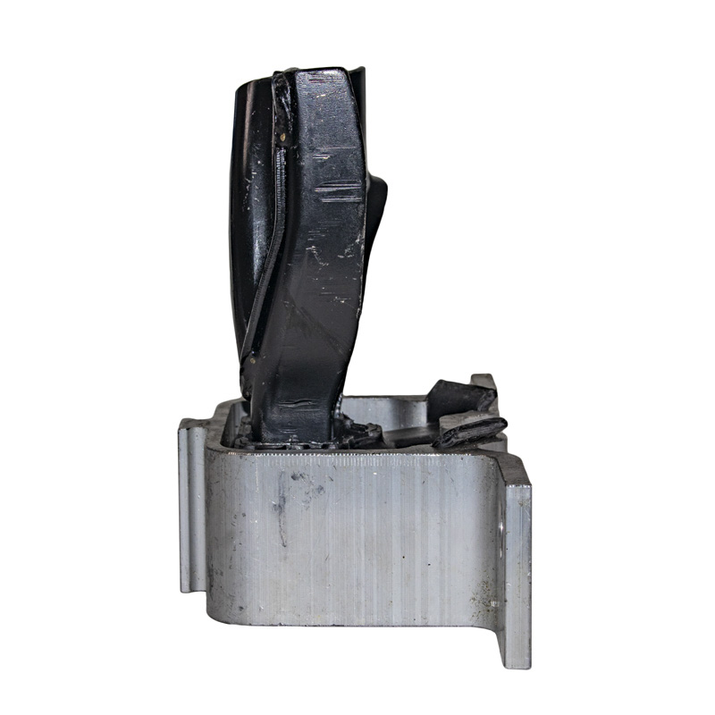 Опора двигуна